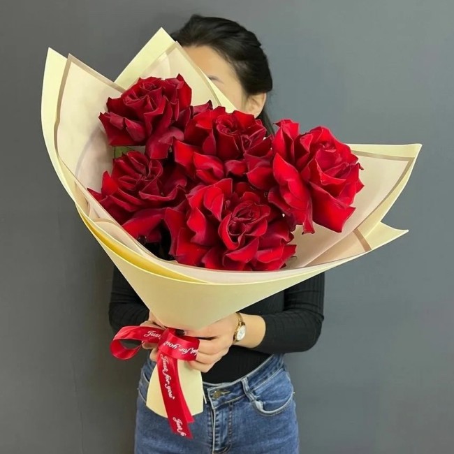 Букет цветов "Букет из красных французских роз"